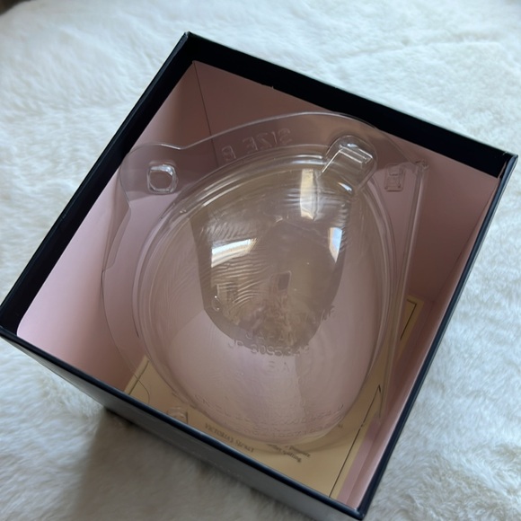 Victoria’s Secret Nu Bra Invisible Push Up - Picture 4 of 7